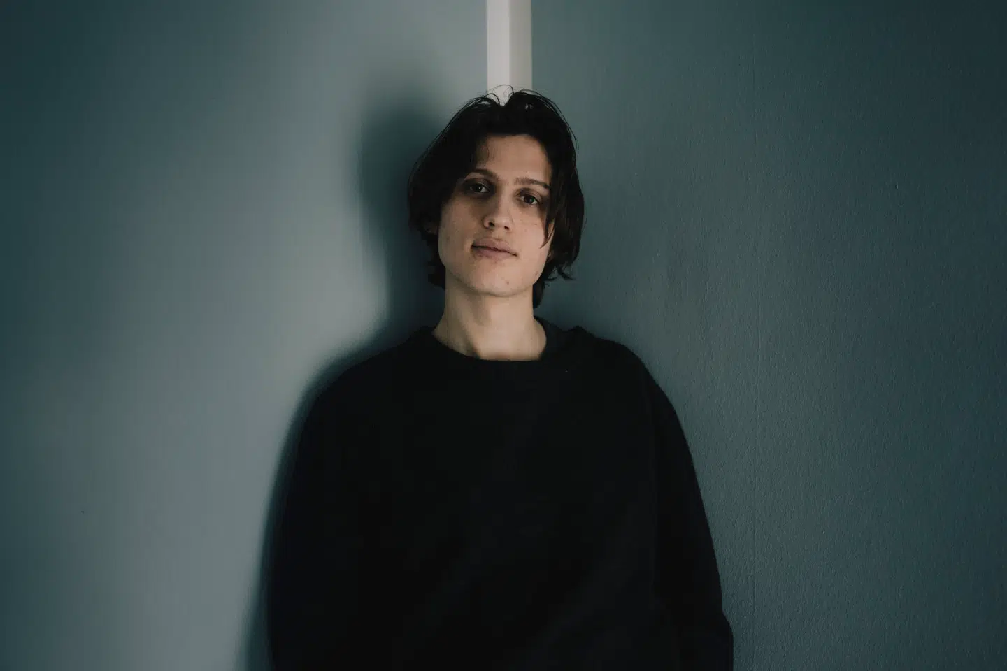 Dylan Nyberg har sammen med sin stedfar stiftet virksomheden ForbrugerKrav, der hjælper danskere med at kradse penge ind fra elselskaber, der har opkrævet deres kunder forkerte beløb.