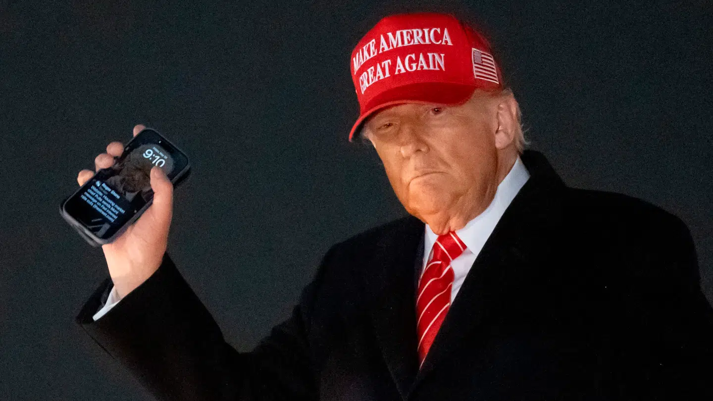 Ifølge The Washington Post har Donald Trump flere gange benyttet sig af aliasset.