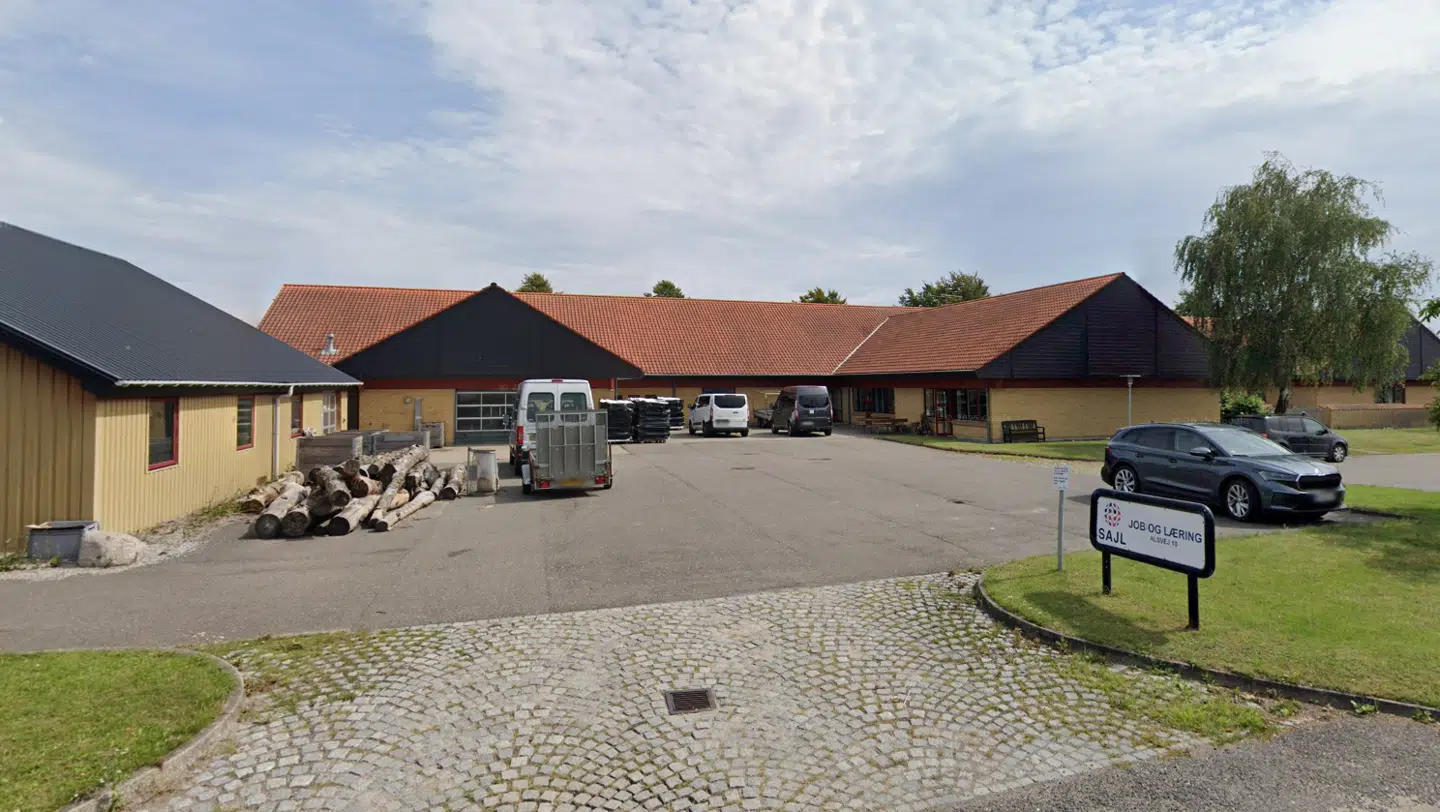 Skolen og aktivitetscentret SAJL.