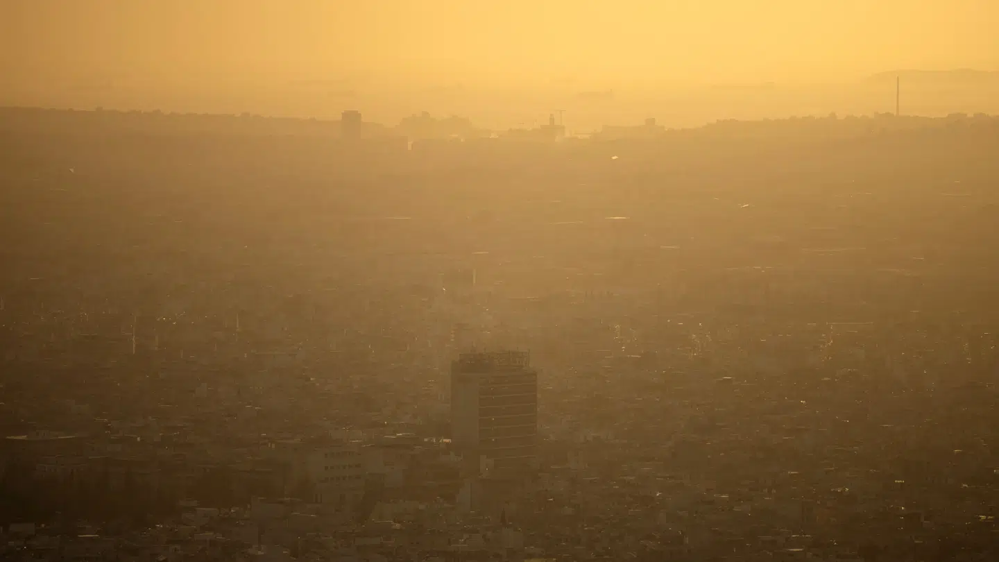 Sand fra himlen giver regnen den røde farve