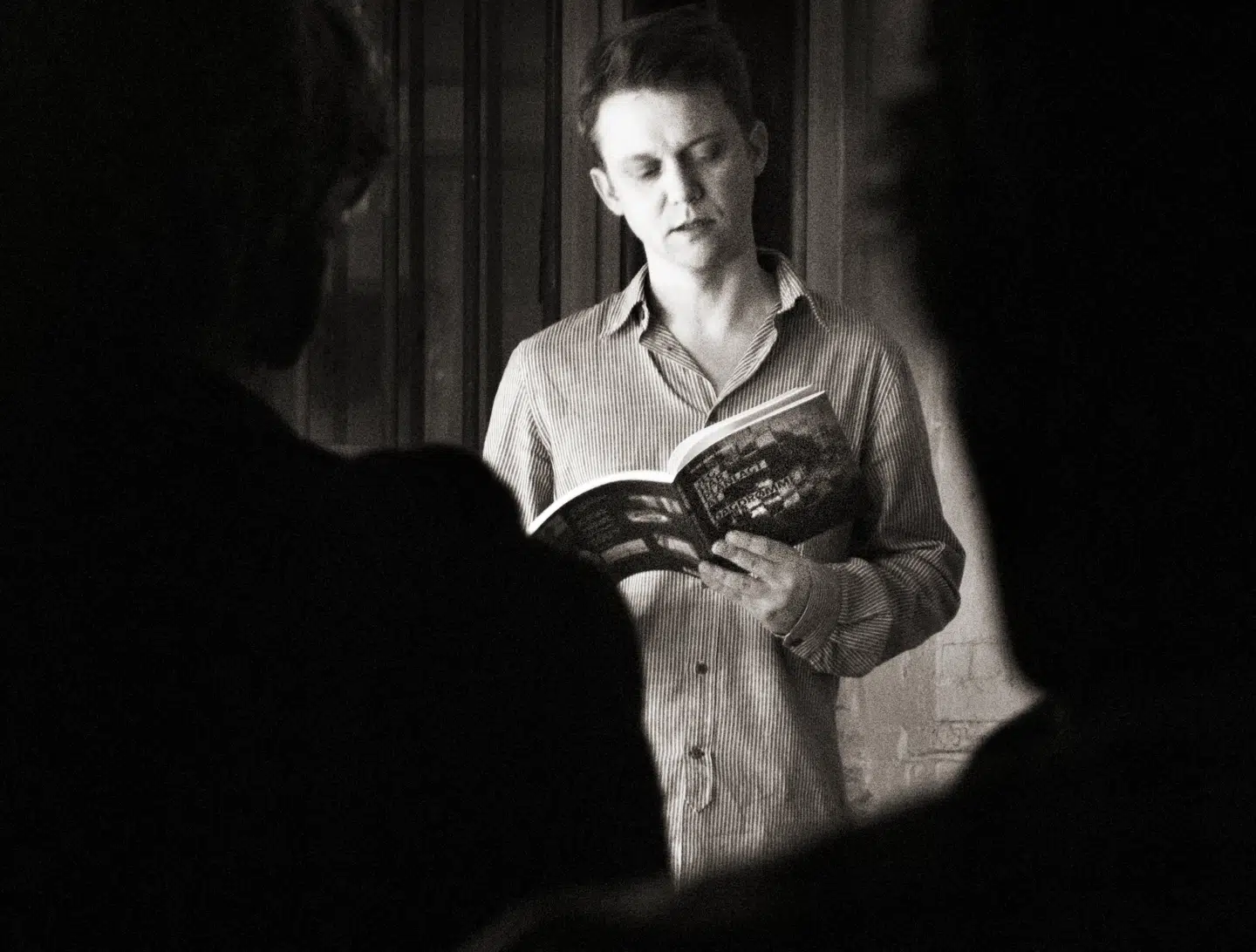 René Jean Jensen er uddannet fra Forfatterskolen i 1999 og har skrevet et væld af digte.