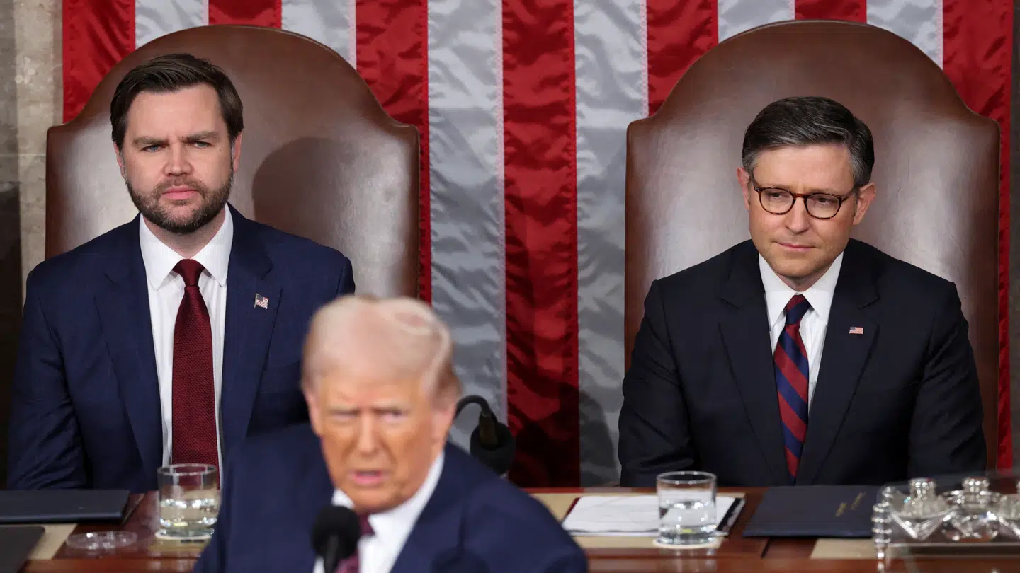 I nat forventes det, at man i bagved præsidenten kan se J.D. Vance klappe.