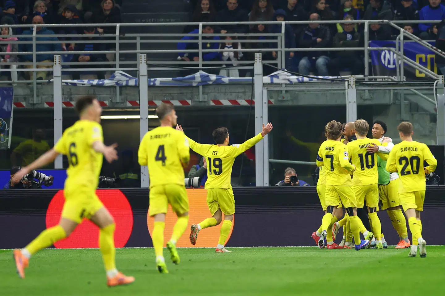 Bodø/Glimt er klar til Champions Leagues ottendedelsfinaler efter en samlet sejr på 5-2 over Inter. Tirsdag aften vandt nordmændene i Milano.