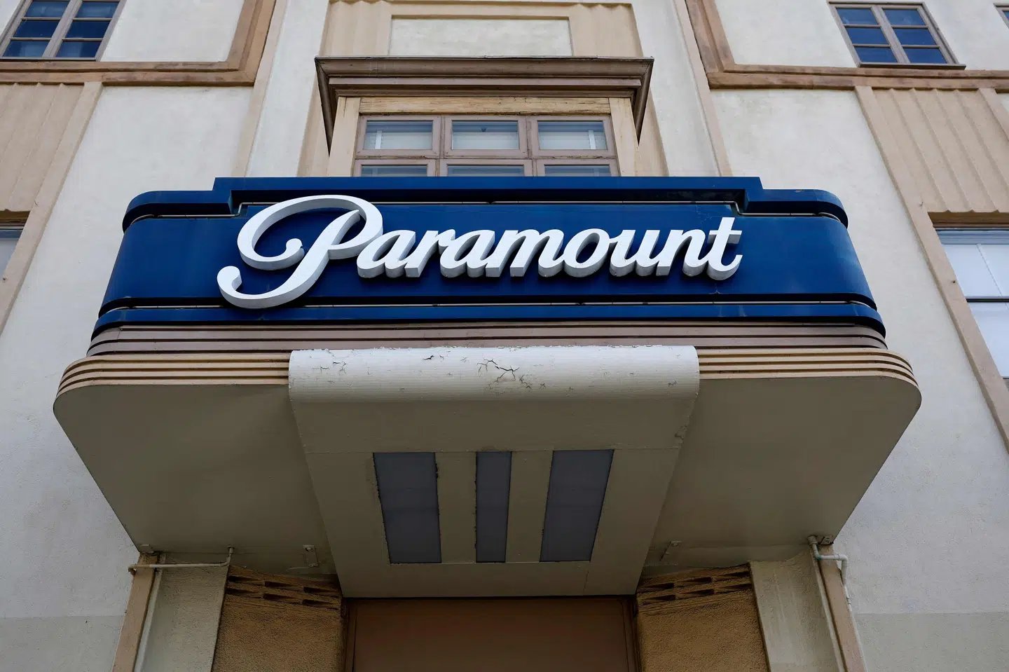 Paramount har tilbudt Warner Bros. 31 dollar per aktie i et forhøjet købstilbud. Bestyrelsen i Warner Bros. vurderer, at Paramounts reviderede tilbud kan være bedre end en aftale, som filmselskabet indgik med Netflix i december. (Arkivfoto).