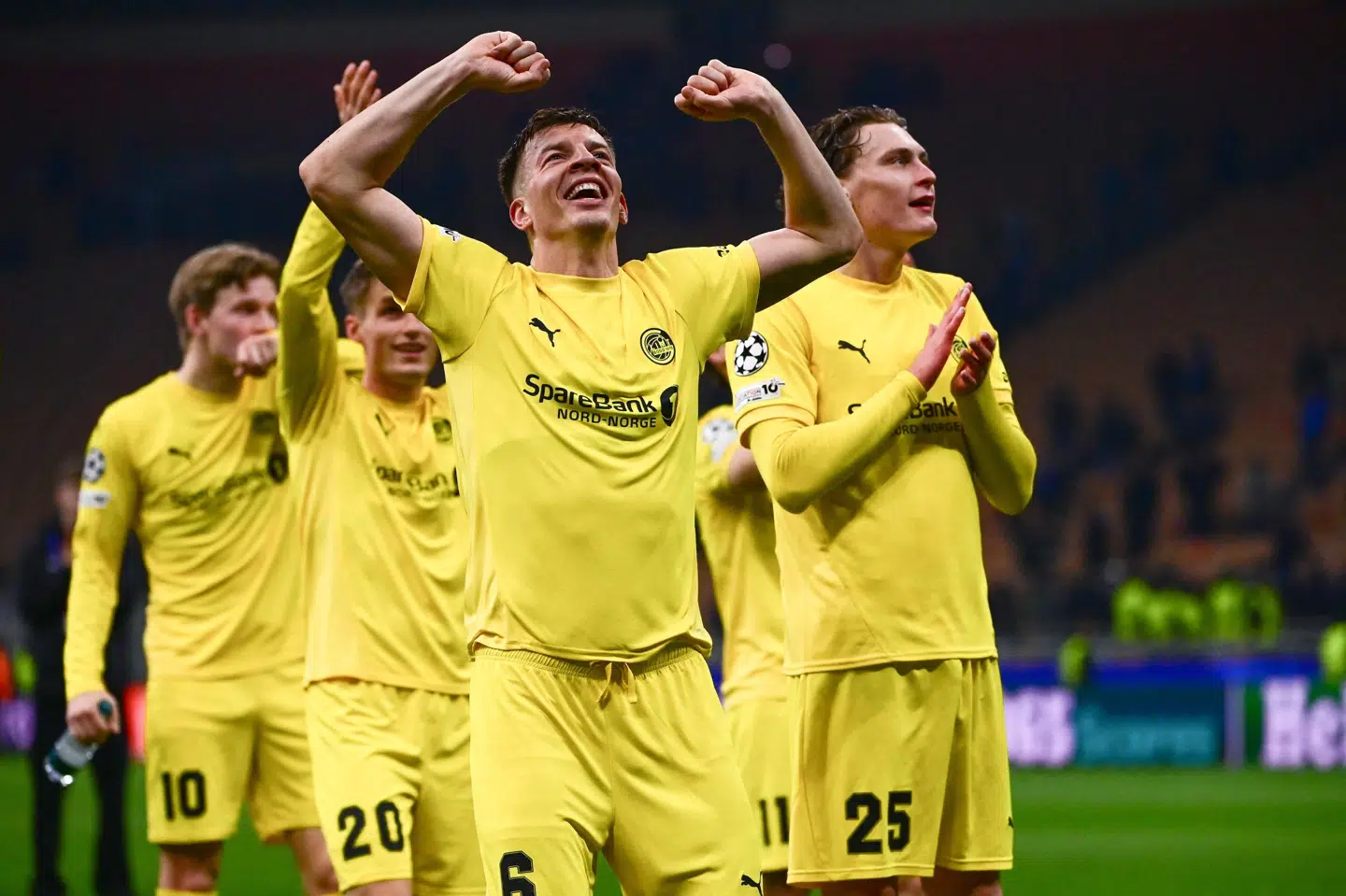 Bodø/Glimt fejrede tirsdagens 2-1-sejr på udebane over italienske Inter i Champions League. Det nordnorske hold er nu videre til ottendedelsfinalen.