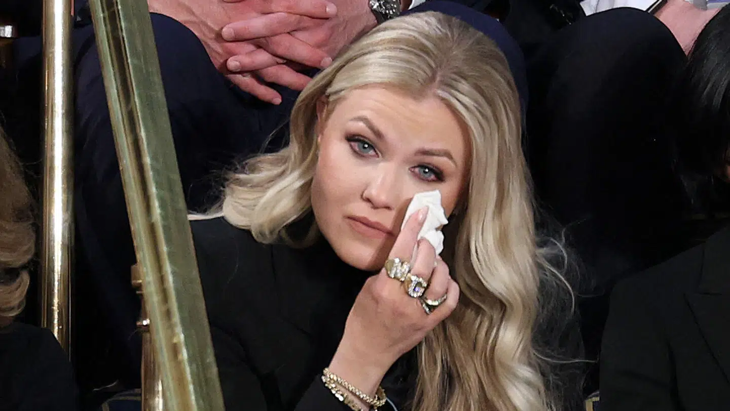 Det var en rørt enke til Charlie Kirk, Erika Kirk, som modtog hyldest i Kongressen under Donald Trumps State of the Union-tale.