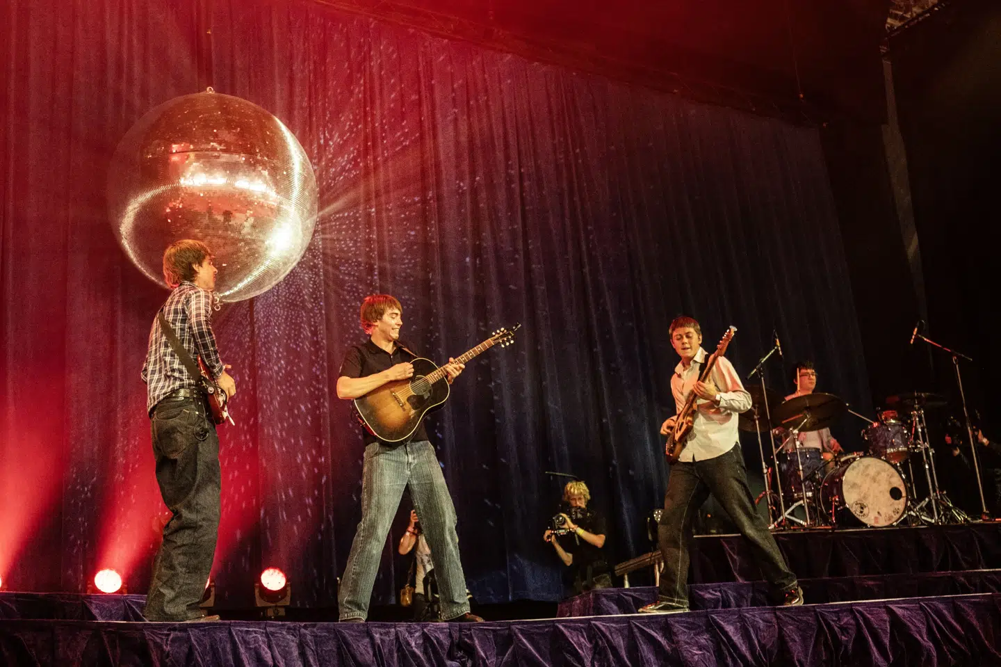 Danske Aphaca debuterede på Roskilde Festival sidste år på festivalens næststørste scene, Arena, der allerede var fyldt med mennesker langt inden koncertstart. Til sommer skal bandet spille på festivalens største scene. (Arkivfoto).