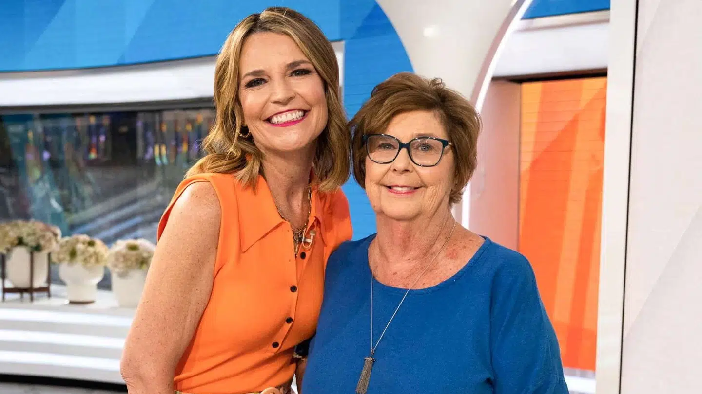 Savannah Guthrie (tv.) og Nancy Guthrie.