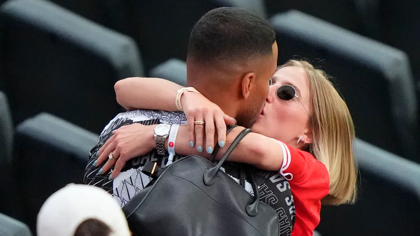 Danskeren med sin hustru, Nanna, under EM i 2024.