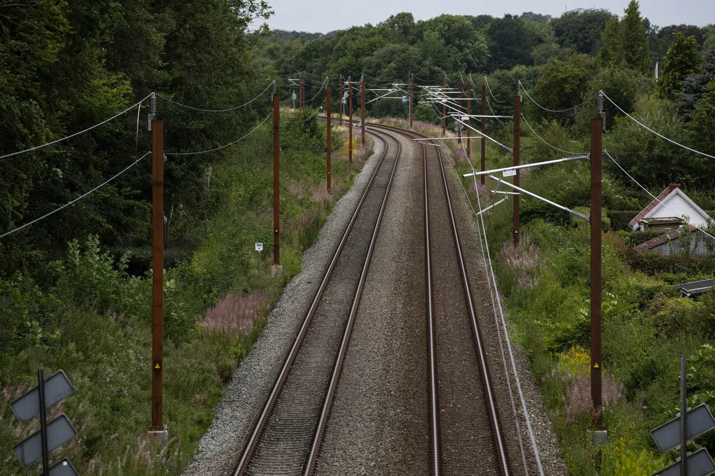 Der er fejl på signalsystemet, og det betyder, at togene torsdag eftermiddag holder stille i store dele af Jylland, oplyser DSB og Banedanmark. (Arkivfoto).