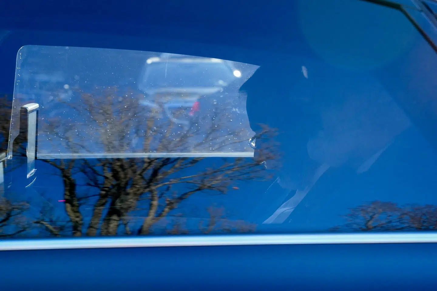 Den iranske udenrigsminister, Abbas Araghchi, og hans delegation kører her torsdag i bil på vej til forhandlinger.