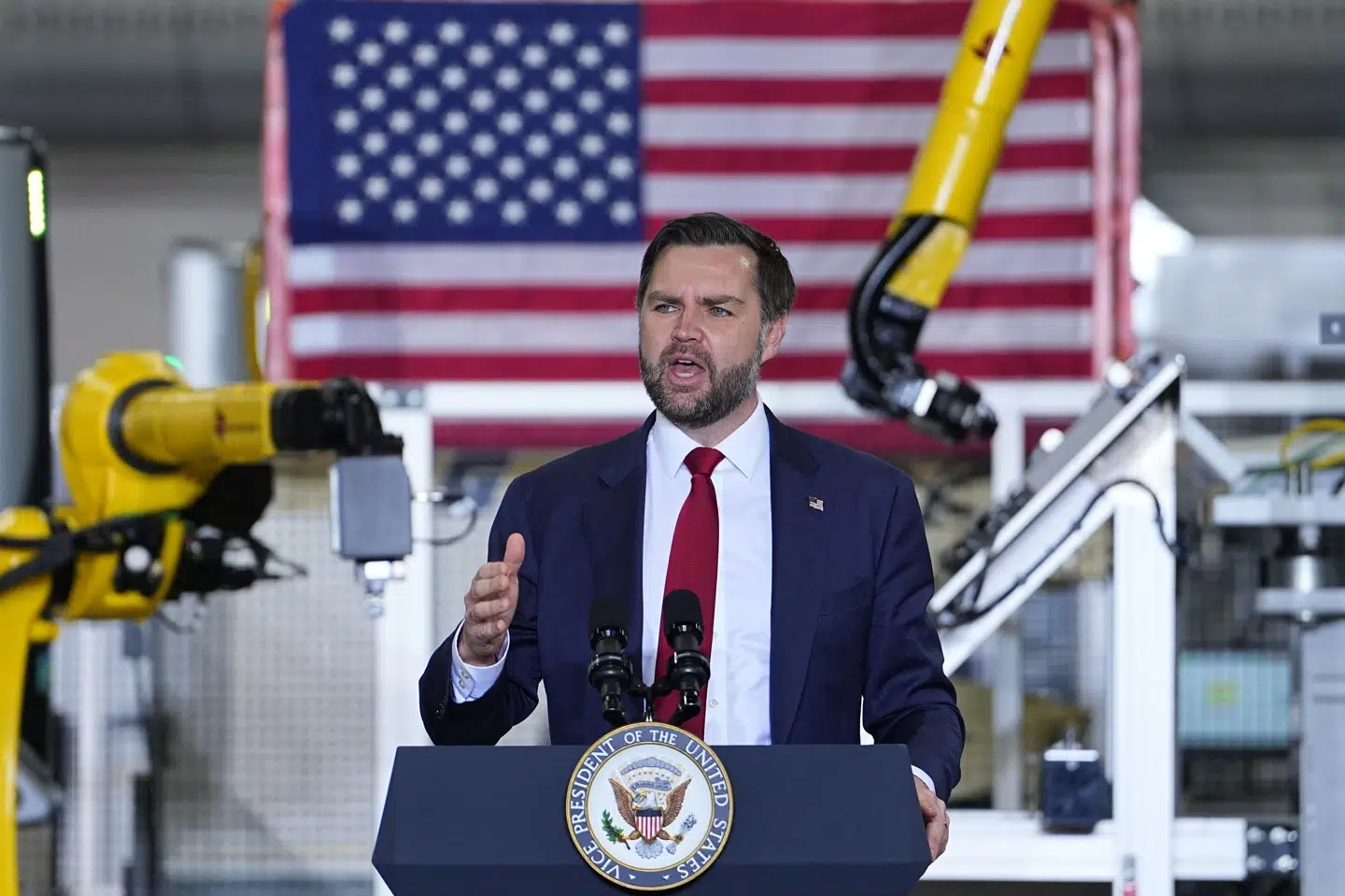 Hvis USA's præsident, Donald Trump, giver grønt lys til et amerikansk angreb i Iran, ender det ikke i en langstrakt væbnet konflikt i Mellemøsten. Det mener den amerikanske vicepræsident, J.D. Vance. (Arkivfoto).