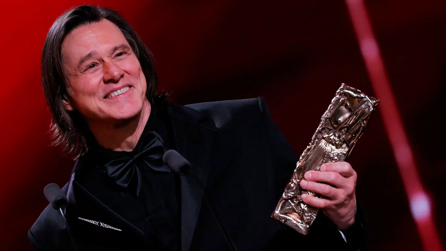 Jim Carrey på scenen med æresprisen.