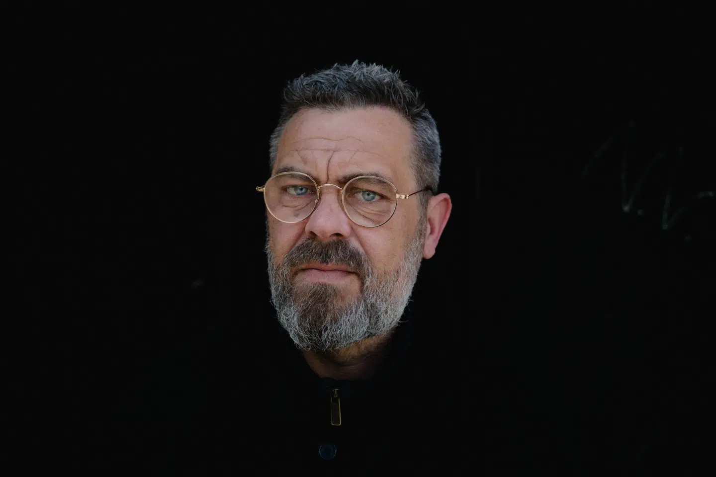 Kaspar Colling Nielsen er borger, før han er forfatter. Men der er noget, der er ved at udhule dansk kulturproduktion, og som han ikke bare kan lade ske.