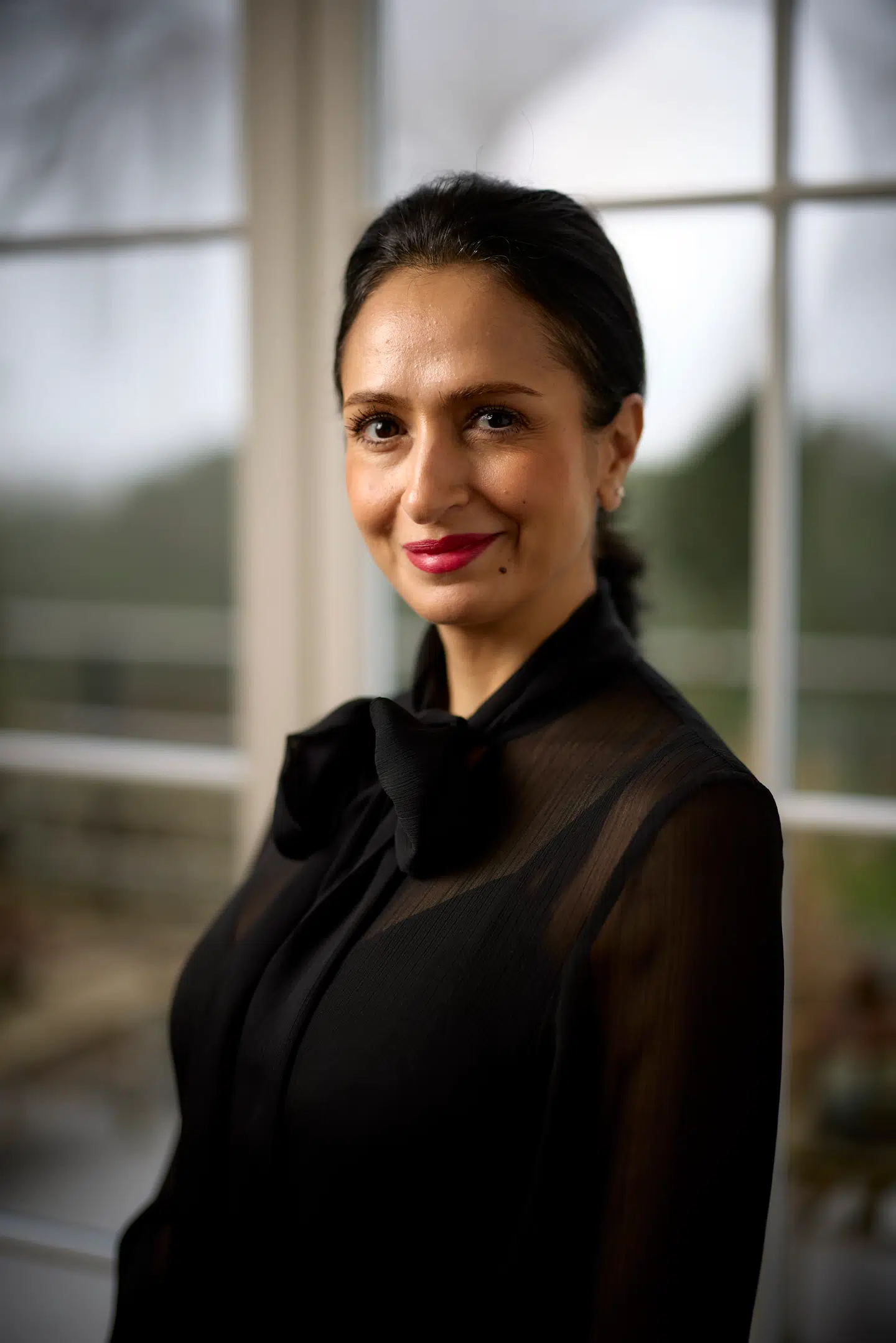 Farnaz Elbæk er oprindeligt uddannet indkøber og har siden 2018 drevet 'Elbæks liebhavermægler' sammen med Lars Elbæk.