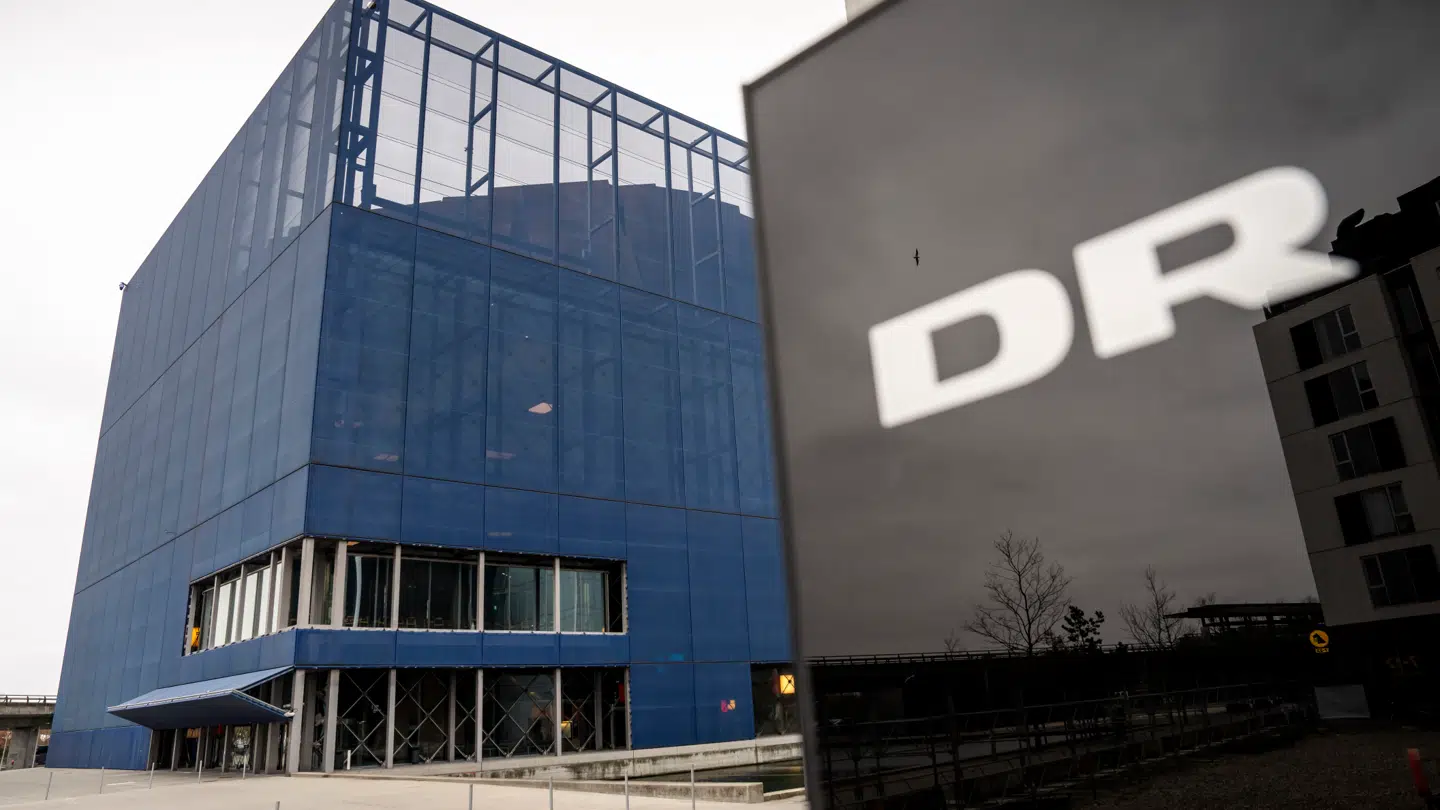 To fyrede DR-direktører får en god sæk penge med ud ad døren.