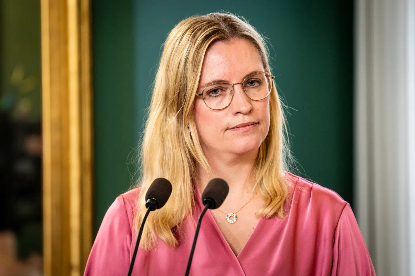 »Det kommer ikke bag på mig, at konkrete beregninger fra kommunerne begynder at vise, at det her er en meget dyrere omgang end der har været regnet ud i Socialdemokraternes udspil,« lyder det fra Venstres næstformand, Stephanie Lose.