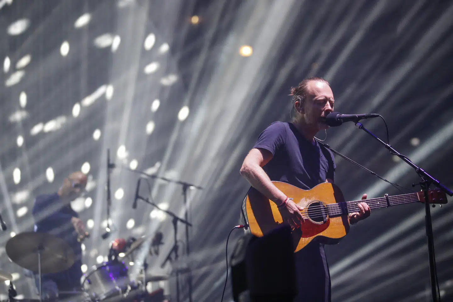 Thom Yorke fra det britiske band Radiohead optræder på scenen i Chicago i sommeren 2018. Bandet forsøger i øjeblikket at få Trump-administrationen og immigrationsmyndigheden ICE til at fjerne en video, hvor et af bandets numre bruges uden deres tilladelse. (Arkivfoto).