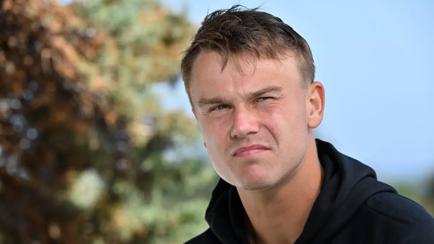 Holger Rune er fanget i missilregn i Qatar.