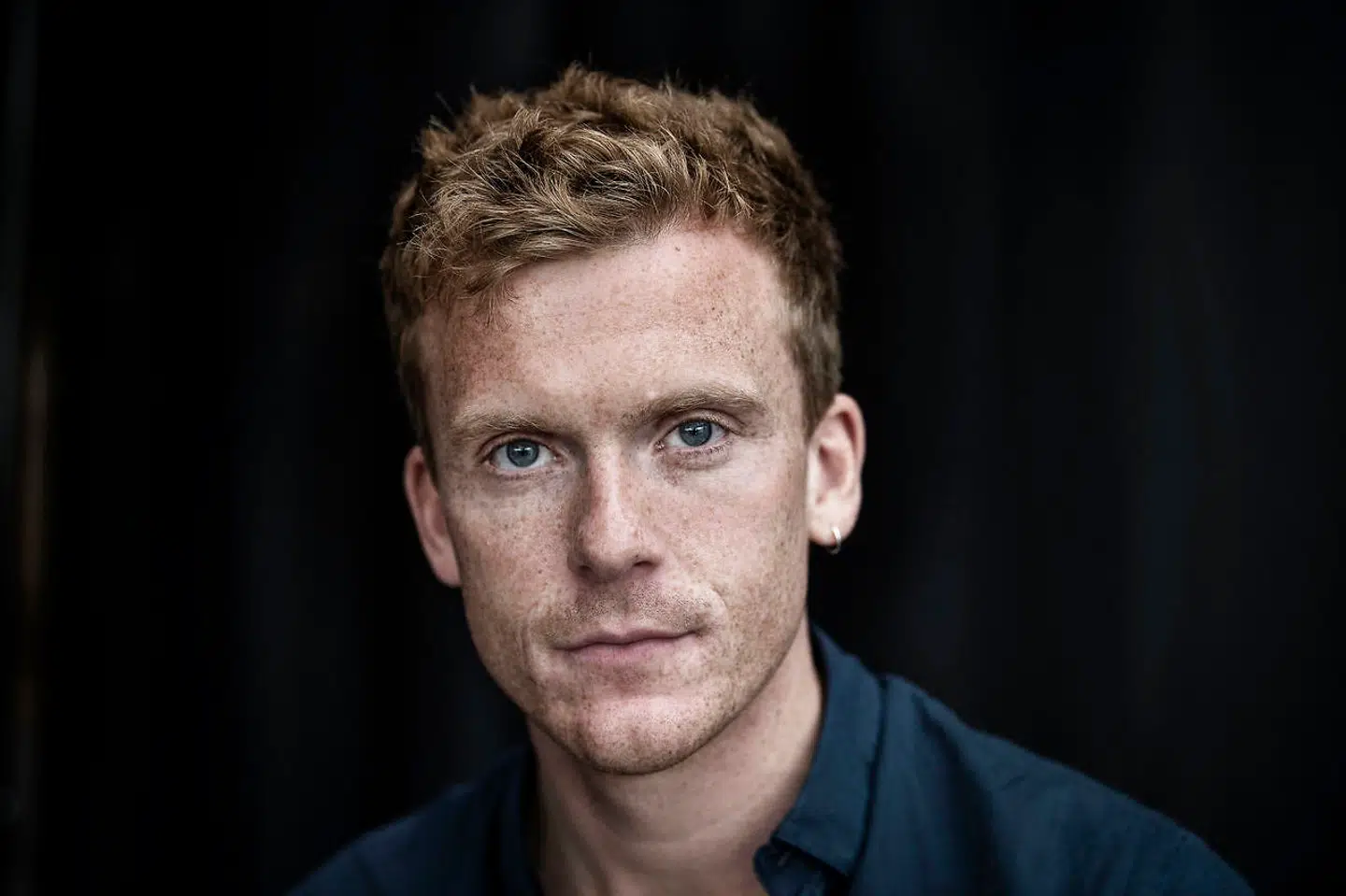 Skuespiller Morten Hee Andersen ved pressemødet på serien 'Fred til lands' i DR Koncerthuset i København, mandag den 23. september 2019. Den psykologiske thriller 'Fred til lands' bliver efterårets søndagsdrama på DR1 med premiere den 6. oktober. I serien møder vi en gruppe mennesker i et lokalsamfund, hvor ondskaben har slået rod. Sammen beslutter de at tage kampen op og fordrive ondskaben for at få det gode liv tilbage, men når man begynder at lege Gud, er der fare for, at man bliver til Djævelen. (Foto: Liselotte Sabroe/Ritzau Scanpix)