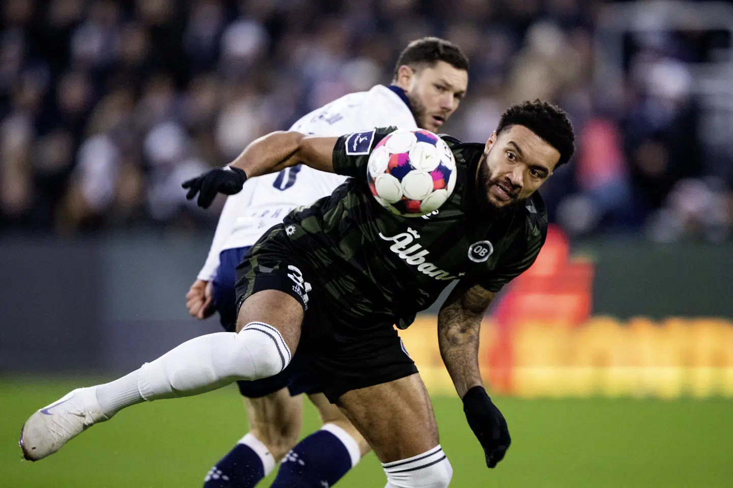 Jay-Roy Grot er tilbage i varmen hos OB-træner Alexander Zorniger, efter at angriberen blev vraget i klubbens seneste kamp. (Arkivfoto).