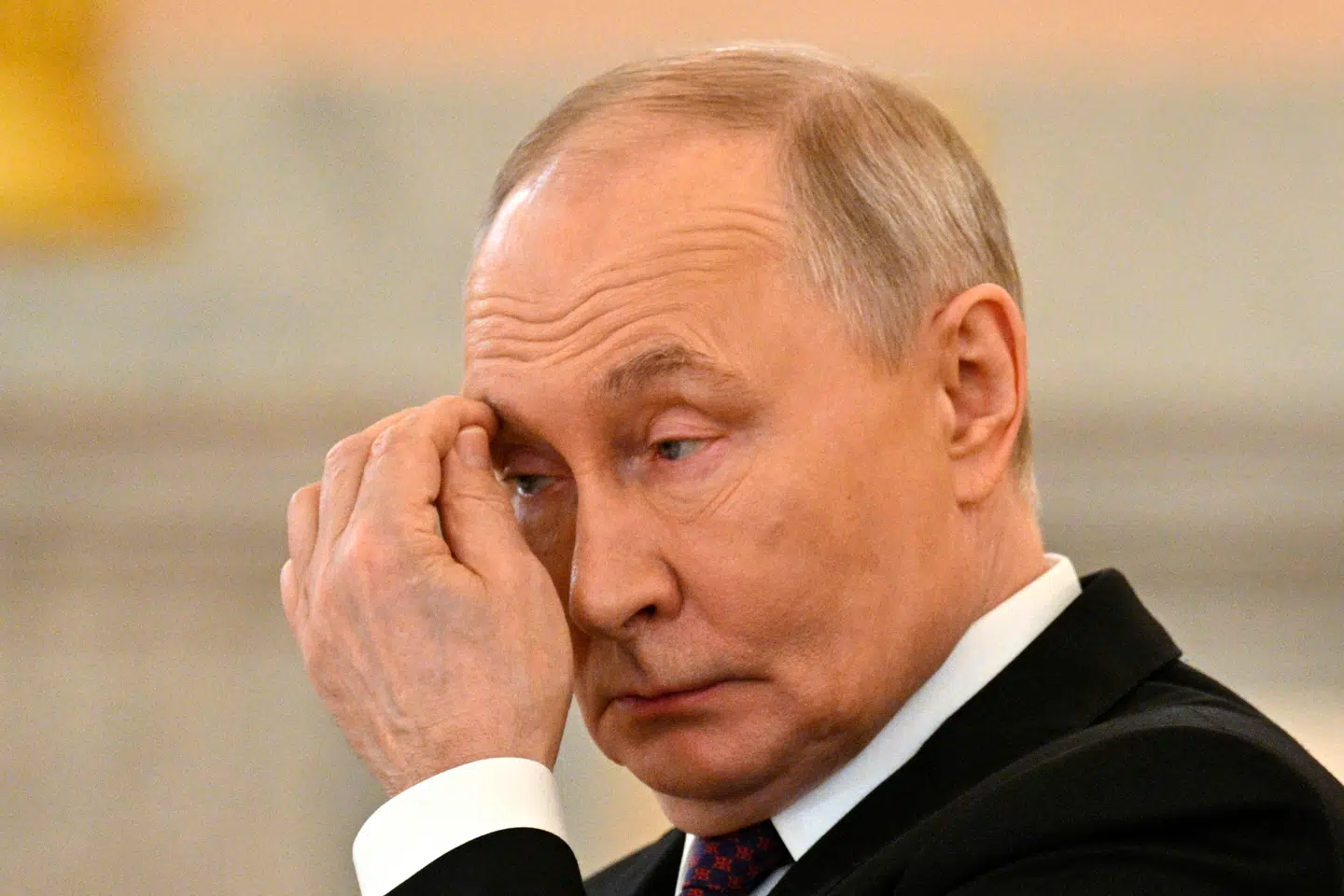 Ruslands præsident Vladimir Putin kan håbe på en række kortsigtede sideeffekter af krigen i Iran. Men på det strategiske plan har han lagt mere at tabe.