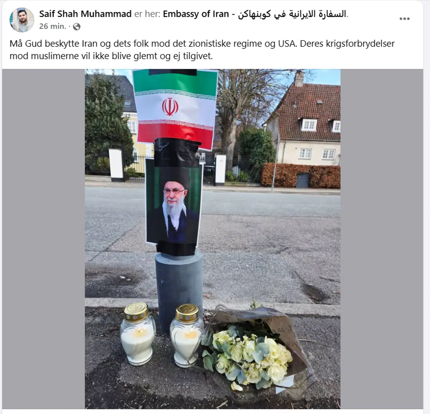 Her ses det mindealter, som Saif Shah Muhammad har sat op foran Irans ambassade i København.