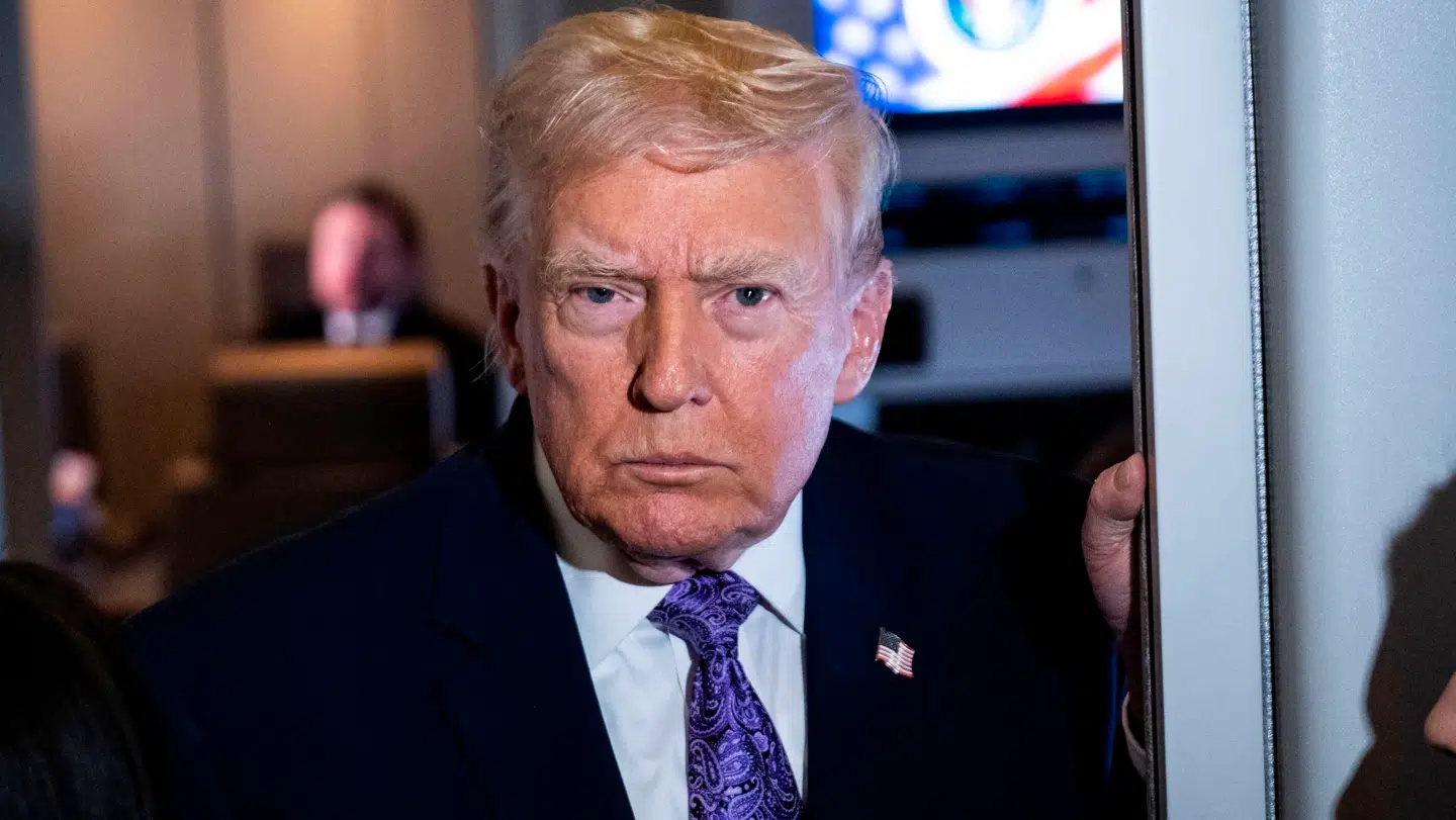 Donald Trump bliver angrebet fra sine MAGA-støttere.