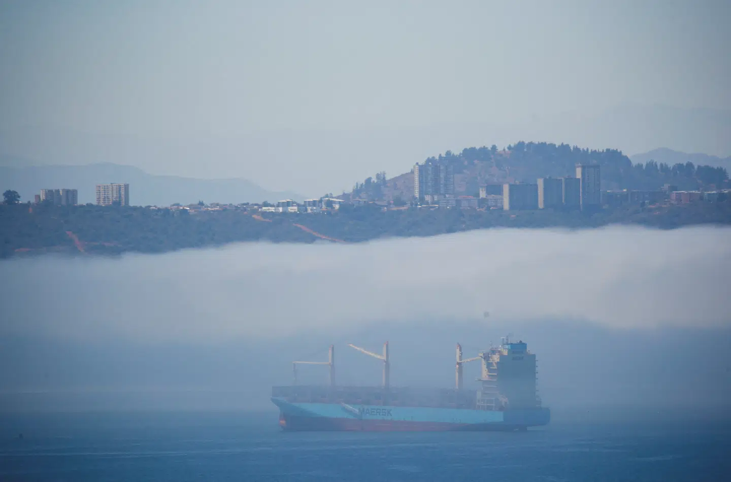 Her ses et Maersk-containerskib i Valparaiso i Chile 1. marts 2026.