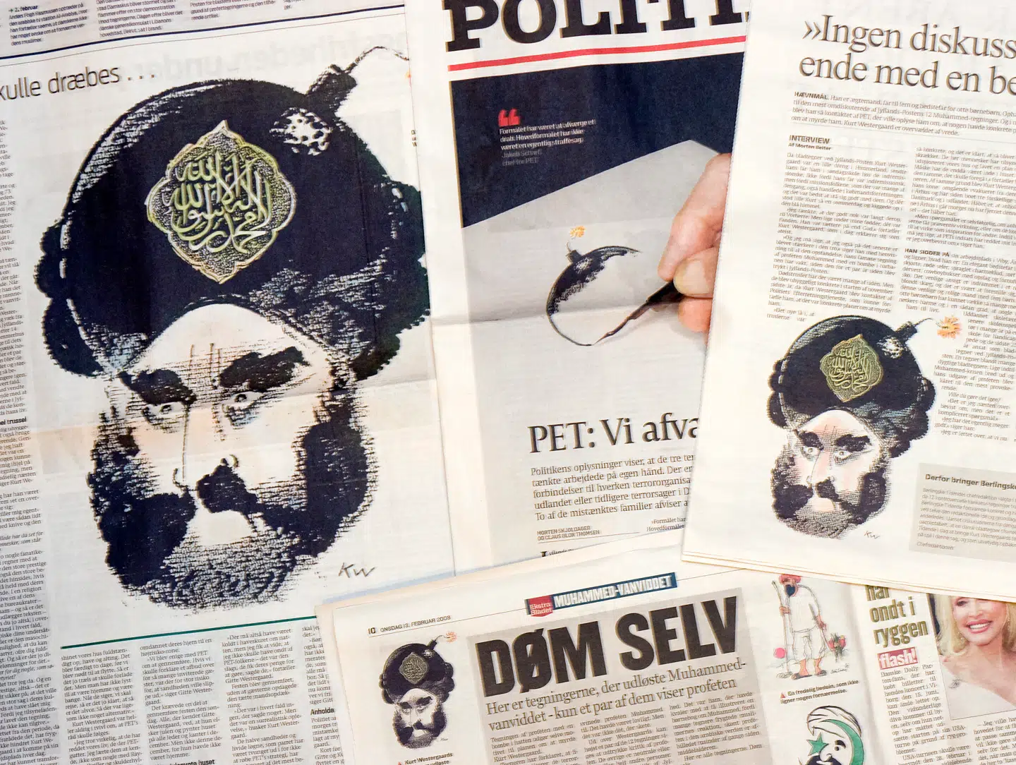 De tre store danske aviser Jyllands-Posten, Politiken og Berlingske Tidende i 2008 med genoptryk af Kurt Westergaards omstridte Muhammed-tegning.