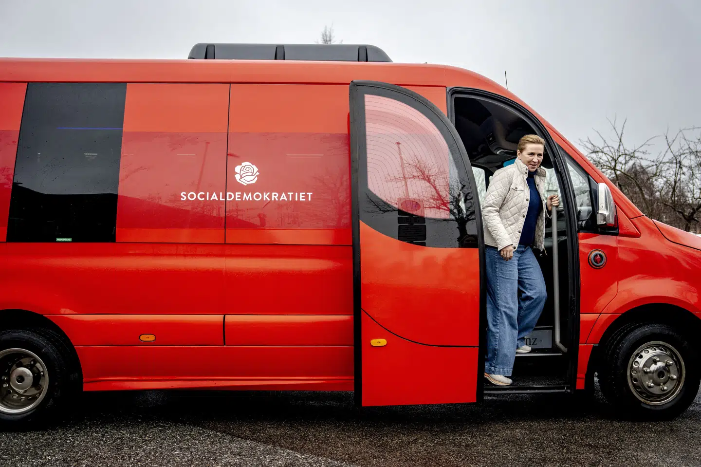 Statsminister Mette Frederiksen (S) har været rundt omkring, siden hun udskrev folketingsvalget i sidste uge. Socialdemokratiet får 22,1 procent af stemmerne i første Voxmeter-måling siden valgudskrivelsen. (Arkivfoto).