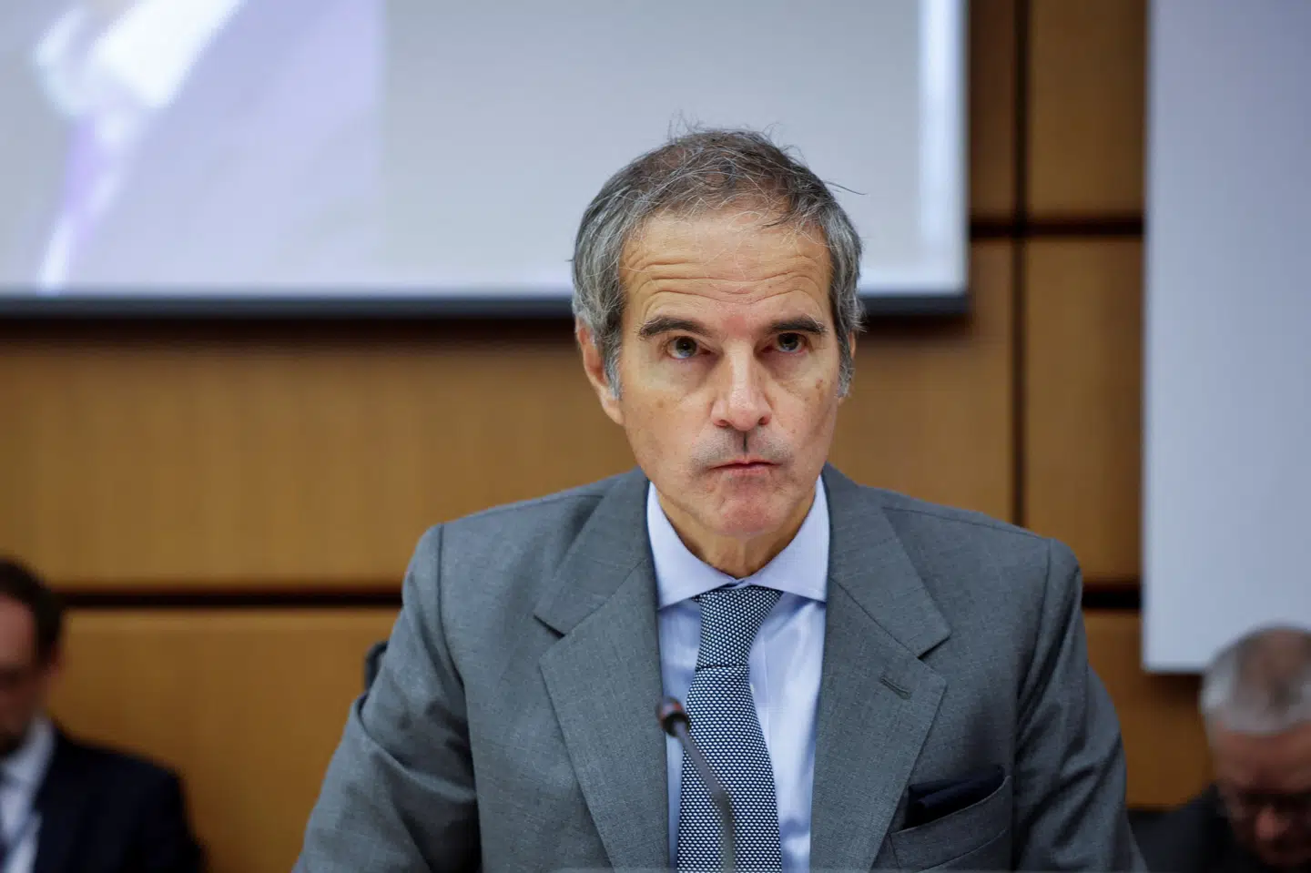 Rafael Grossi, der er chef for FN's atomenergiagentur (IAEA), ses ved begyndelsen af møde i råd.