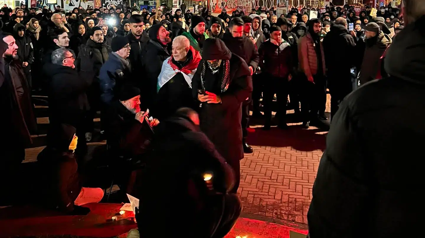 B.T. var til stede ved mindehøjtideligheden, der fandt sted søndag aften på Den Røde Plads på Nørrebro i København.
