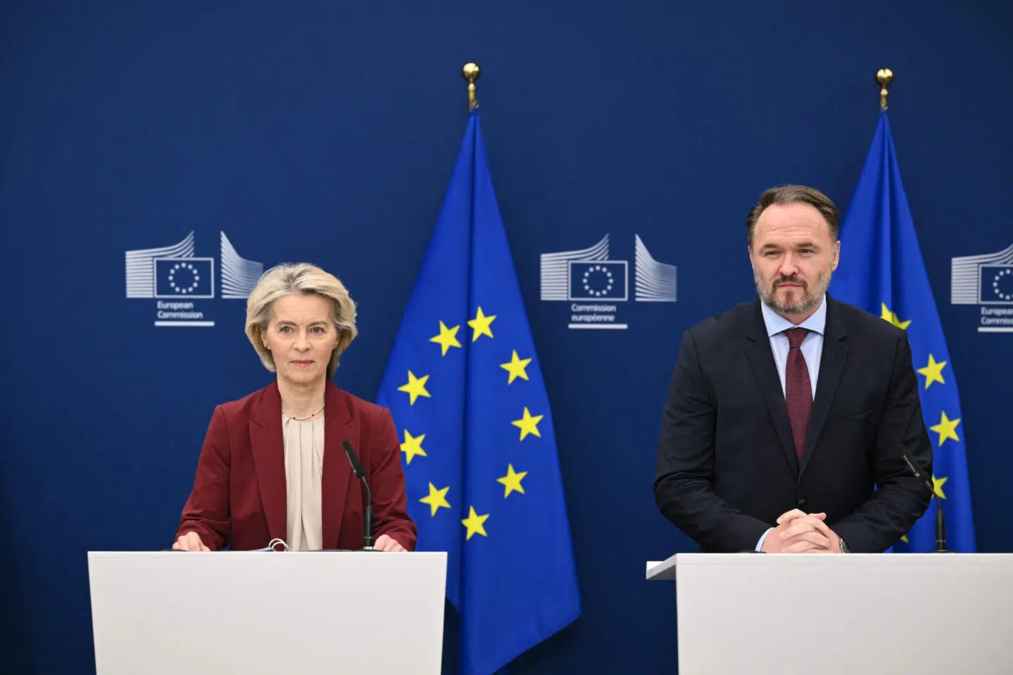 EU-Kommissionens formand, Ursula Von der Leyen, og EU-kommissæren for energi og boliger, Dan Jørgensen, arbejder for at øge andelen af vedvarende energi for at kunne reducere EU's afhængighed af olie og gas udefra. Men behovet er fortsat så stort, at EU vil kunne stå over for højere energipriser, hvis konflikten i Mellemøsten trækker ud, siger analytiker fra tænketanken Bruegel.