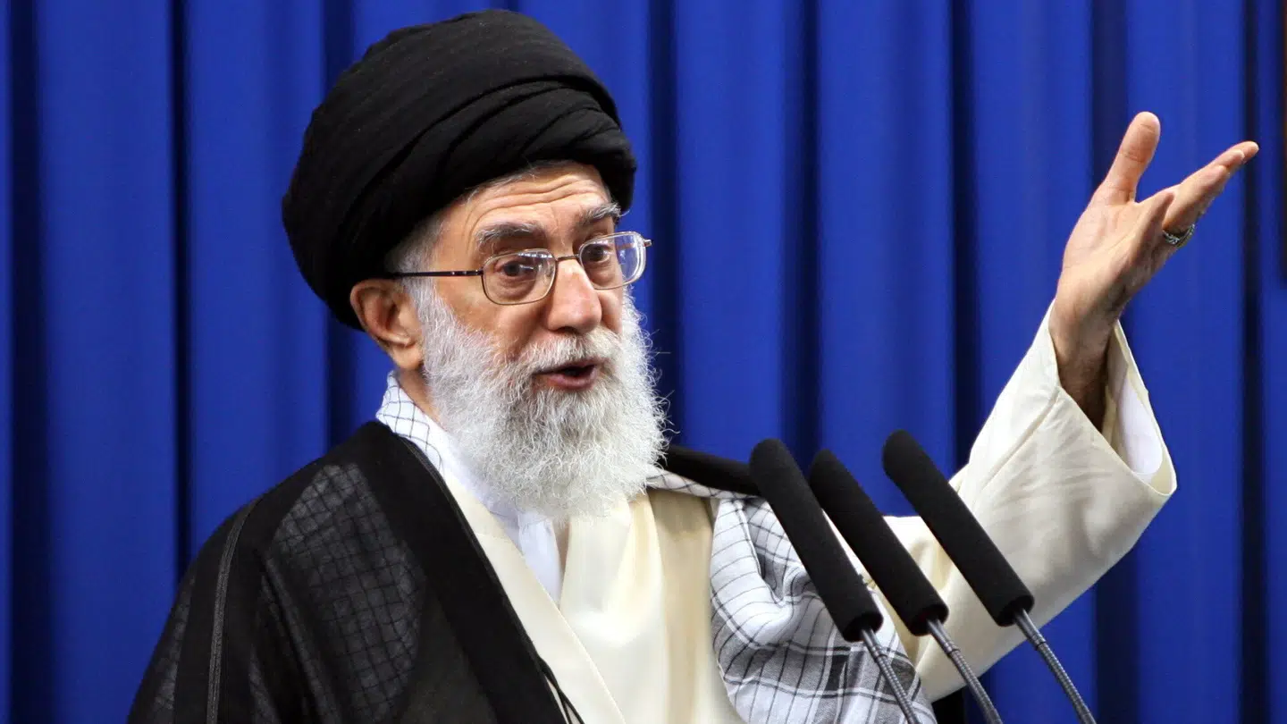 Irans leder Ayatollah Ali Khamenei blev lørdag dræbt af Israel og USA. Venstrefløjen kritiserer angrebet for at være i mod international lov, men det er en absurd kritik. Det mener B.T.s debatredaktør, Joachim B. Olsen.