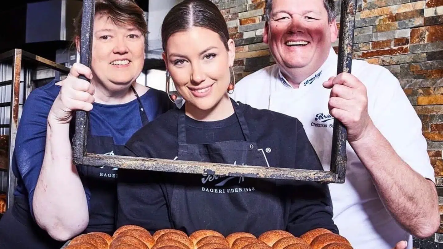 Her ses Amanda Bodenhoff sammen med den ældre generation af Bodenhoff'erne, Charlotte og Christian, der er søskende. De fik forretningen efter deres far Steen Bodenhoff.