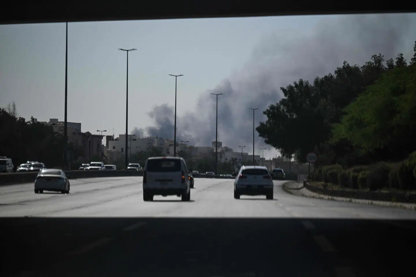 Sort røg steg mandag op over den amerikanske ambassade i Kuwait. (Arkivfoto).