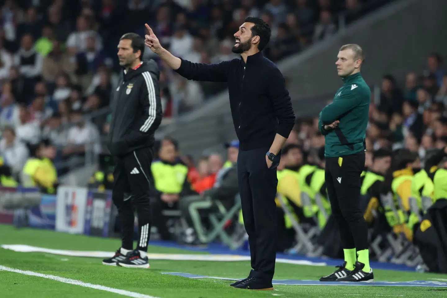 Real Madrid-træner Alvaro Arbeloa hæfter sig ved, at der fortsat er 36 point at spille om i den spanske liga. Hans hold er fire point efter FC Barcelonas førerhold.