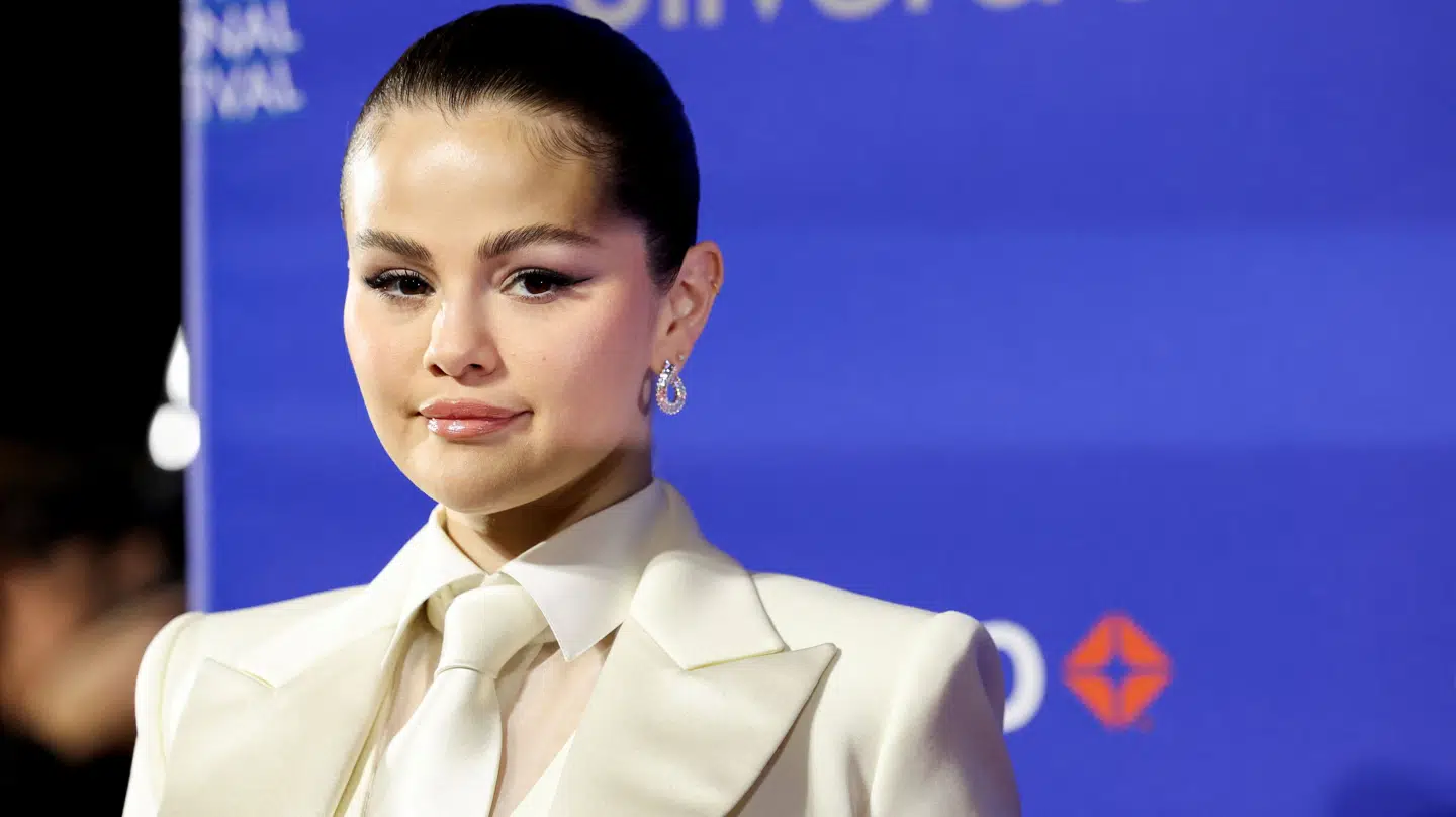 Selena Gomez har den seneste tid været ramt af en bølge af beskyldninger på de sociale medier, hvor fans påstår, at hun er blevet klonet.