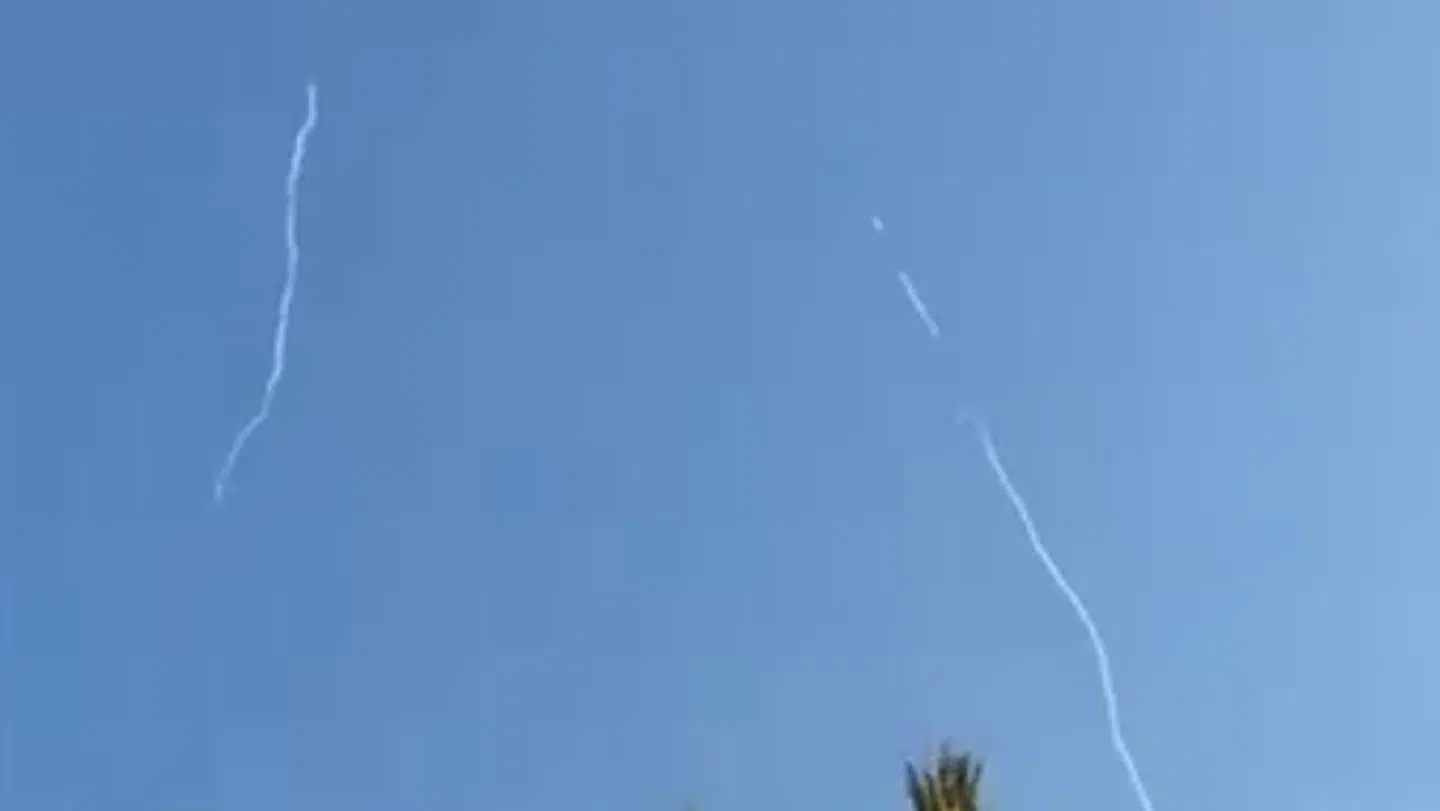 Rune-lejren har set missiler på himlen hele weekenden.