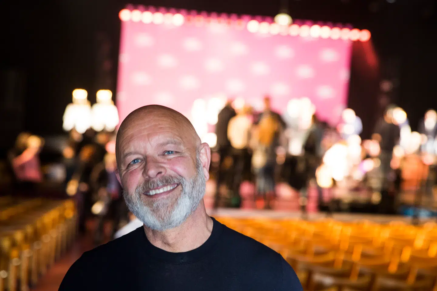 Jesper Winge Leisner præsenterer sine stjerner, da The One and Only Company holdt pressemøde forud for musicalen »Dirty Dancing«.