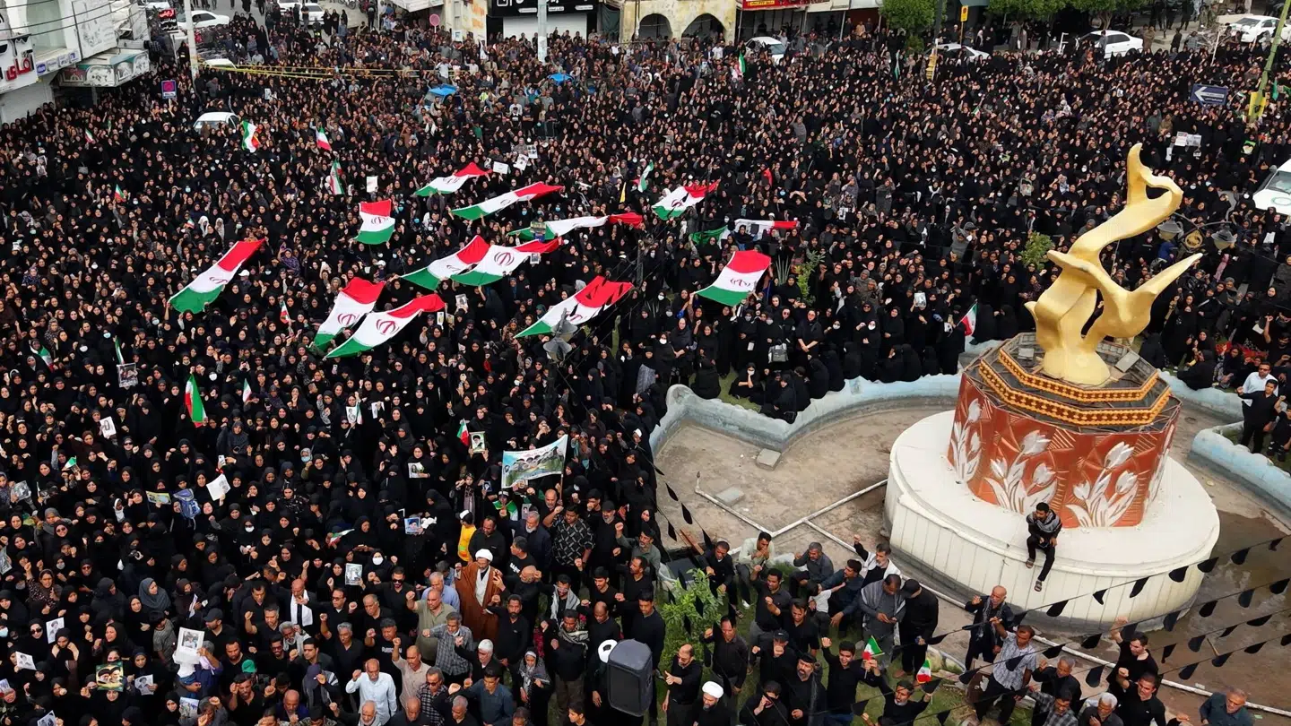 Iran kom under et storstilet angreb fra USA og Israel lørdag.