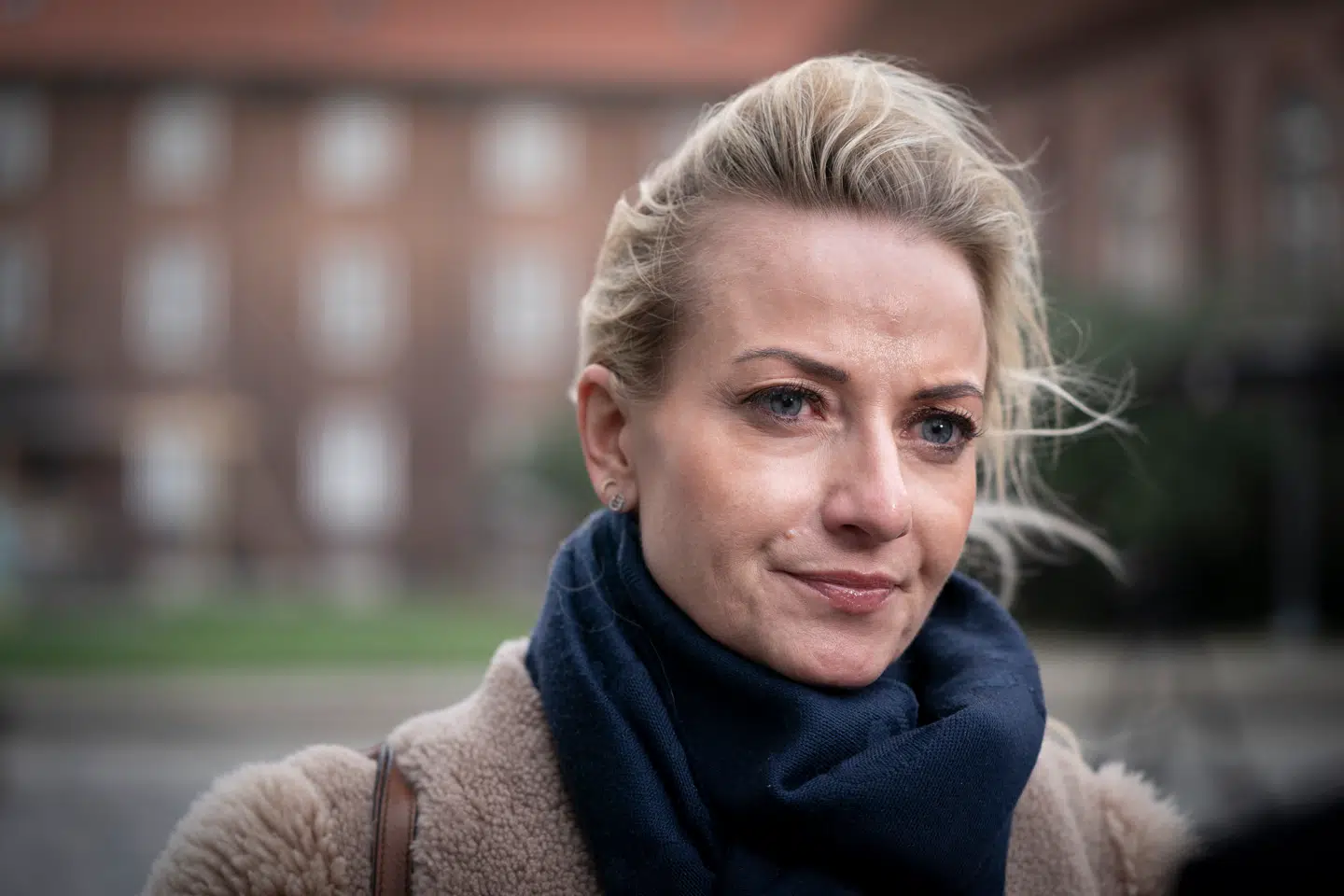 Bistandsadvokat Mai-Brit Storm Thygesen mener, at Netflix gør Meng-familiens tragedie til underholdning, når man torsdag sender en dokumentarserie med udgangspunkt i drabet på Emilie Meng.