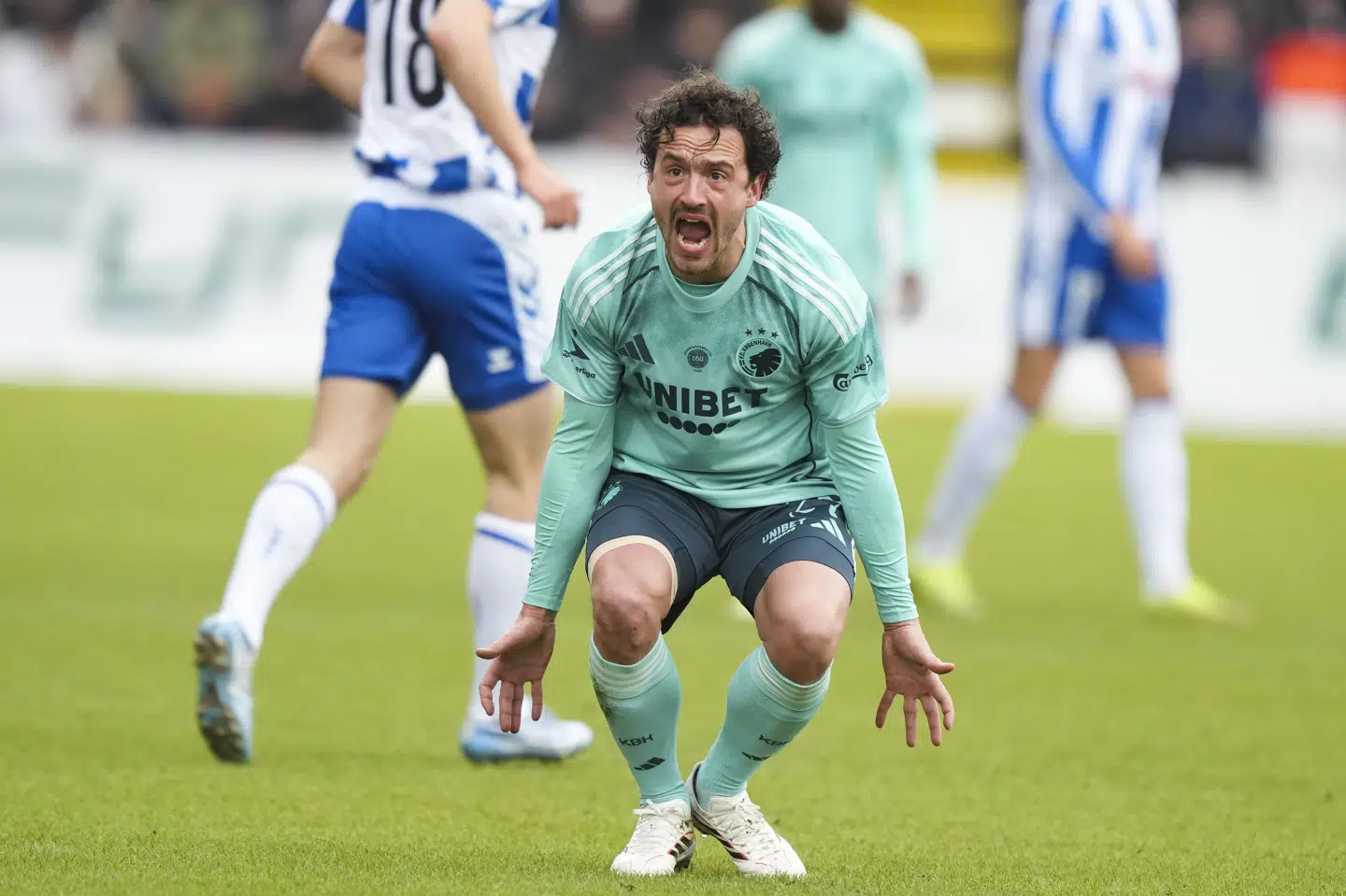 Thomas Delaney skriger frustrationen ud i en af FCK's seneste kampe, hvor holdet med en række sløje resultater missede top-6 i Superligaen. (Arkivfoto).