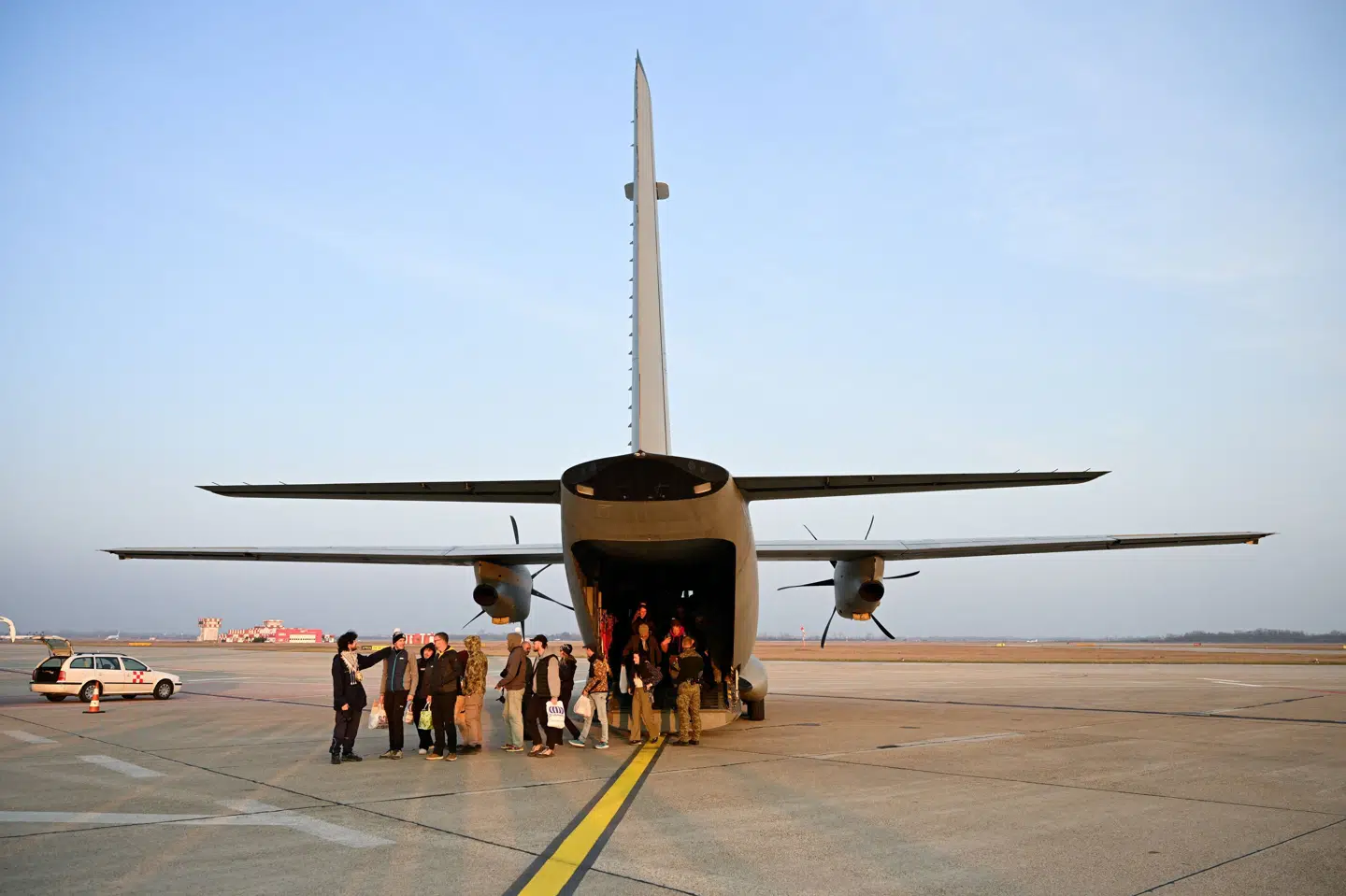 Slovakiske borgere, som har været strandet i Jordan, ankommer tirsdag til lufthavnen M.R. Stefanik i Bratislava. Slovakiet er et af tre EU-medlemslande, der har bedt om hjælp til at få deres borgere hjem.