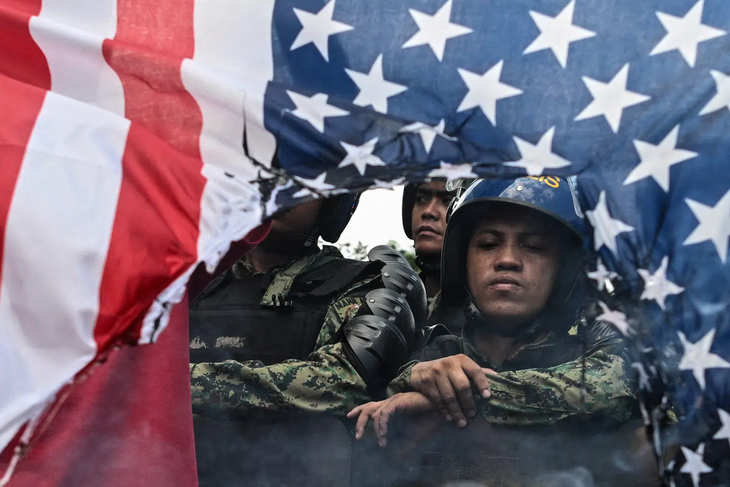Demonstranter har været på gaden i Filippinernes hovedstad, Manila. De er vrede over USAs angreb på Iran. Andre steder er der i højere grad tale om bekymring. Det gælder ikke mindst blandt beslutningstagere i regionen.
