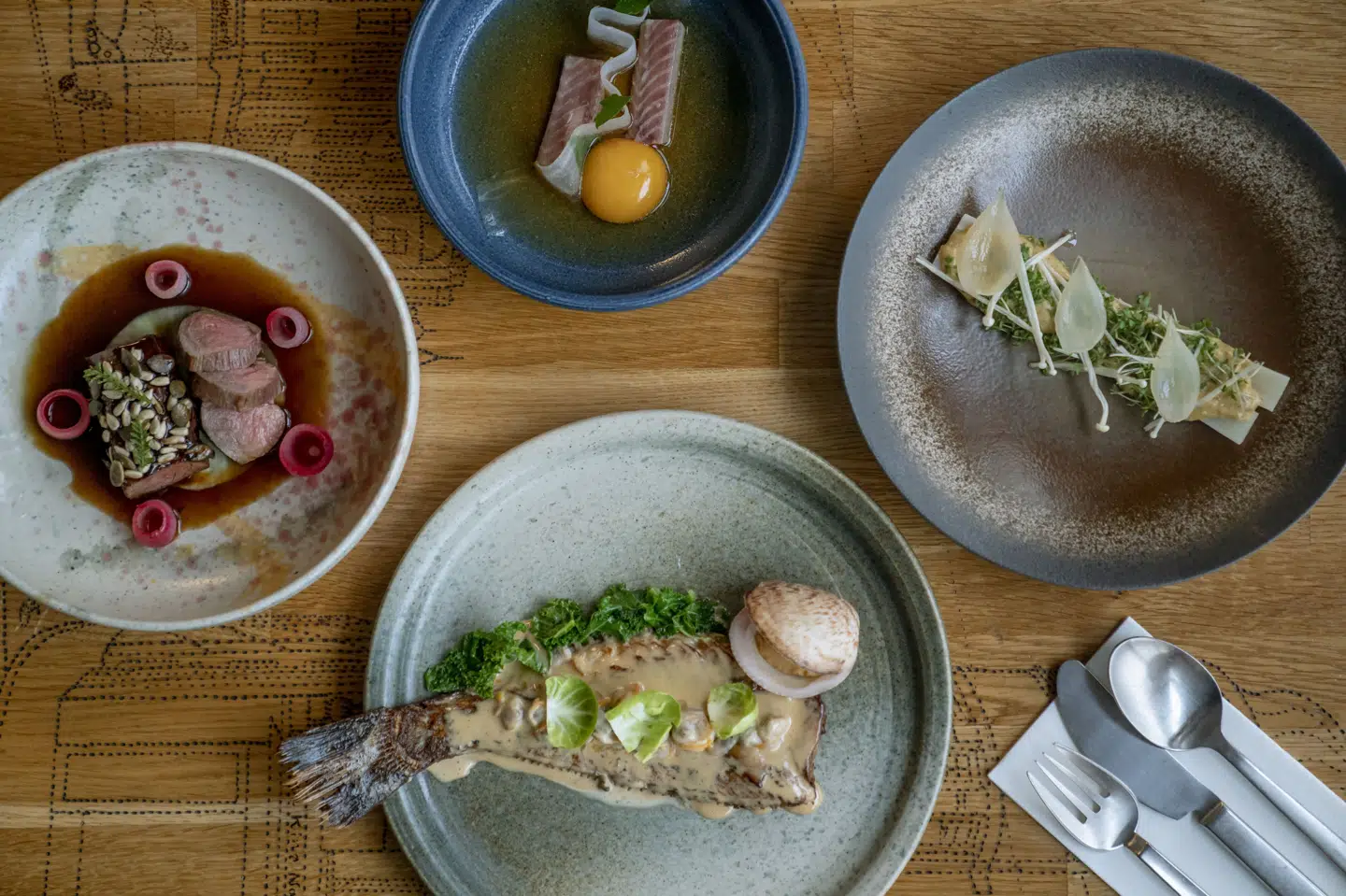 Frem til sommerferien vil kontrollører fra Styrelsen for Fødevarer, Landbrug og Fiskeri tjekke, om menukortene hos 500 spisesteder holder, hvad de lover. (Arkivfoto).