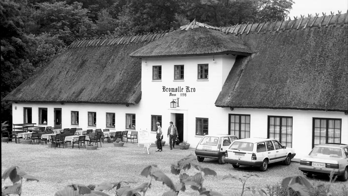 Bromølle Kro har en lang historie – helt tilbage til de sort-hvide billeder og til før, at fotografiapparatet endda blev opfundet.