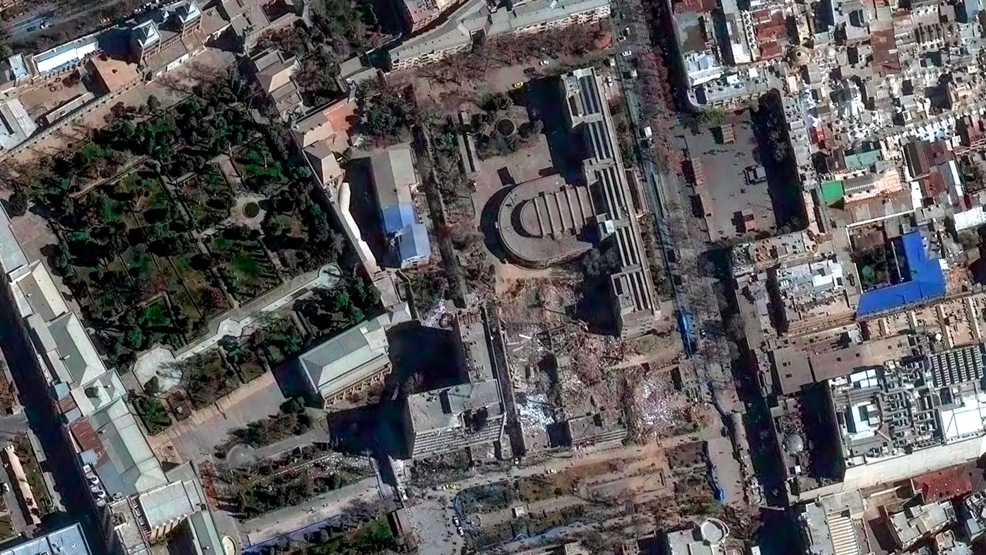 Billeder viser omfattende ødelæggelser efter angrebene på Iran.