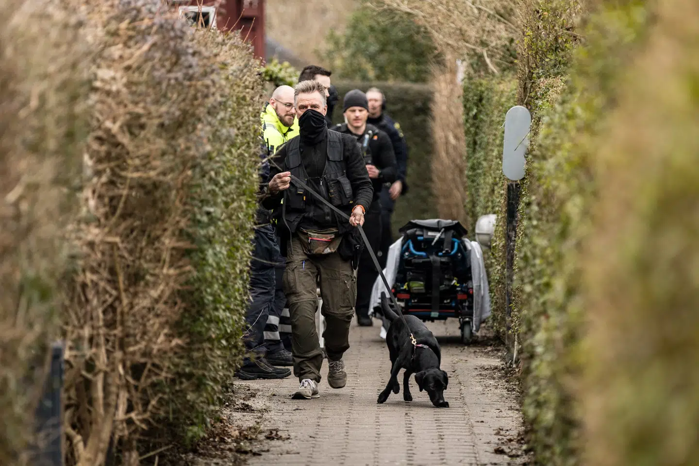 Politiet anholdte mandag flugtfangen Philip Denié Dahl Petersen i en kolonihaveforening i Sydhavn. Sammen med fire andre er han nu sigtet for blandt andet organiseret handel med narkotika. (Arkivfoto).
